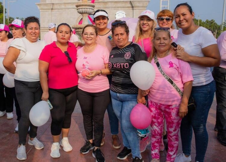 Encabeza Rossy Luque caminata por el ‘Día Internacional de la Lucha Contra el Cáncer de Mama’