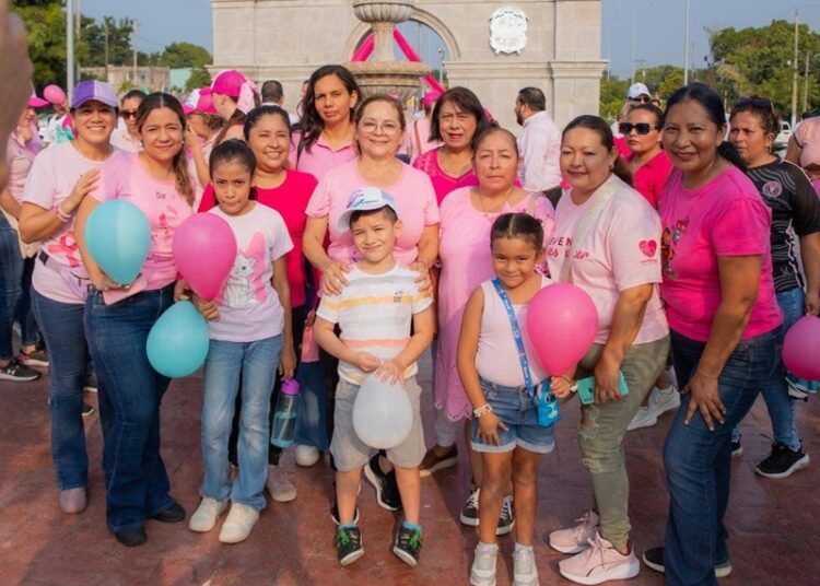 Encabeza Rossy Luque caminata por el ‘Día Internacional de la Lucha Contra el Cáncer de Mama’