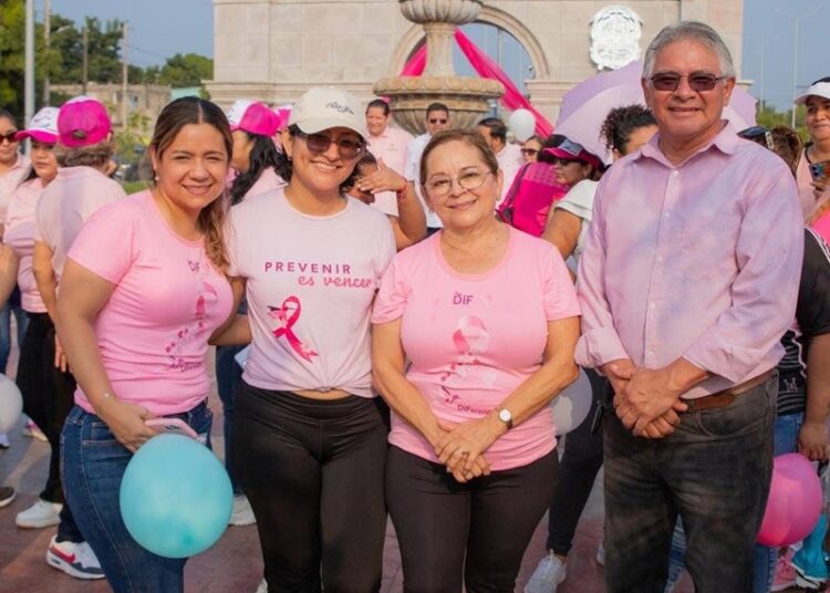 Encabeza Rossy Luque caminata por el ‘Día Internacional de la Lucha Contra el Cáncer de Mama’