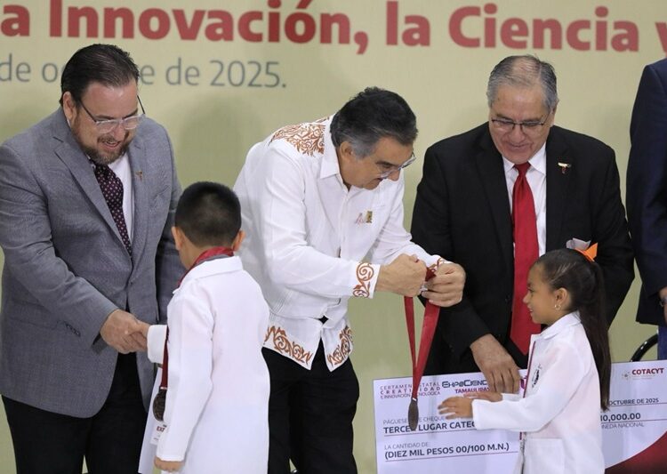 Entrega AVA Premio Estatal de Ciencias, Creatividad e Innovación Tecnológica
