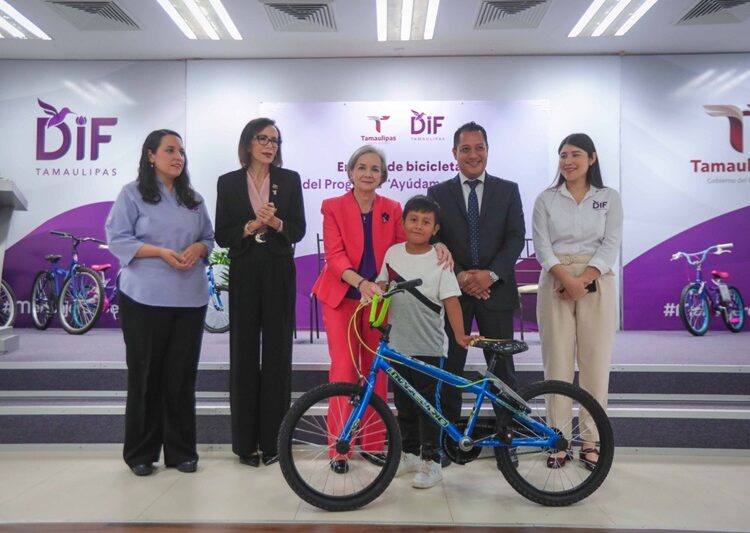 Entregan Gobierno, DIF y Fundación Telmex Telcel bicicletas del programa “Ayúdame a llegar”