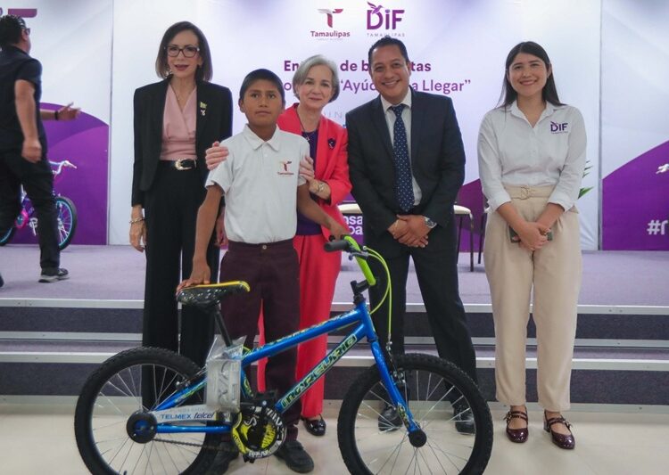 Entregan Gobierno, DIF y Fundación Telmex Telcel bicicletas del programa “Ayúdame a llegar”