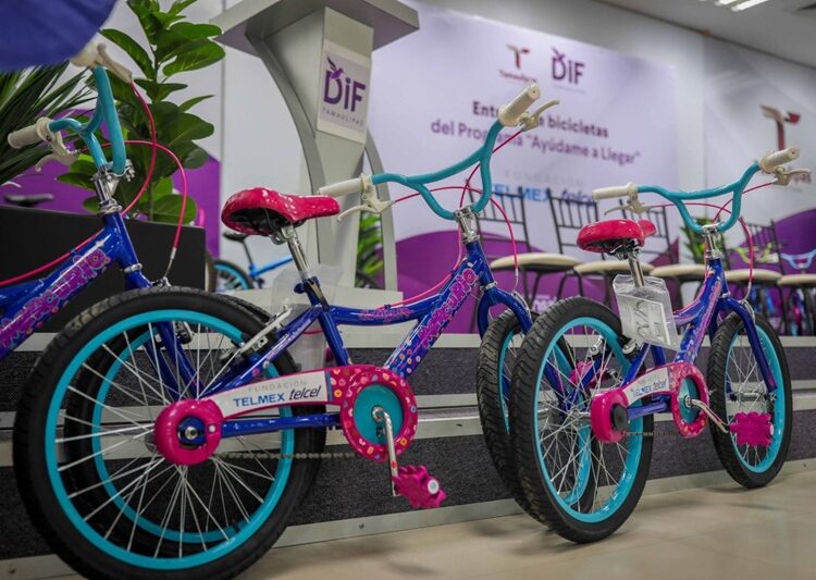 Entregan Gobierno, DIF y Fundación Telmex Telcel bicicletas del programa “Ayúdame a llegar”