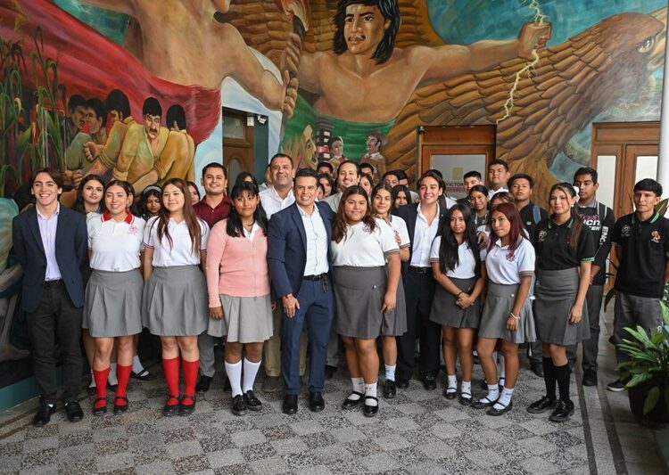 Firma convenio Instituto Victorense de la Juventud con escuelas