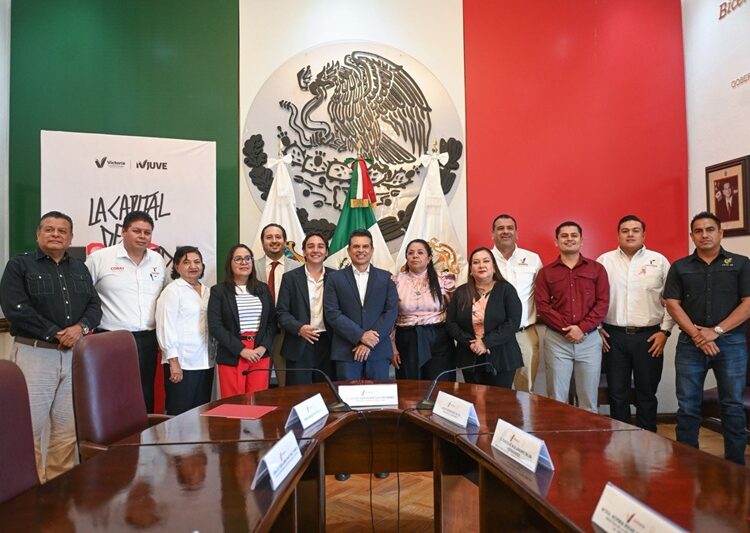Firma convenio Instituto Victorense de la Juventud con escuelas