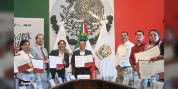 Firma convenio Instituto Victorense de la Juventud con escuelas