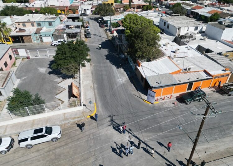 Gobierno de NLD mejora infraestructura sanitaria y vial de 3 colonias al poniente