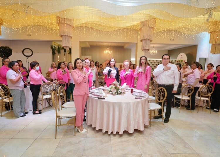Gobierno y DIF NLD reconocen a 100 mujeres sobrevivientes de ‘Cáncer de Mama’