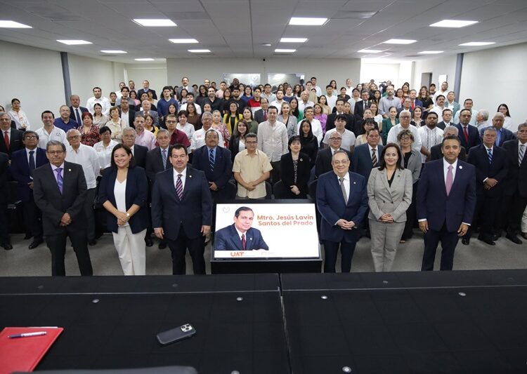 Honra FDCSV legado del Mtro. Jesús Lavín Santos del Prado al dar su nombre al edificio de Derecho