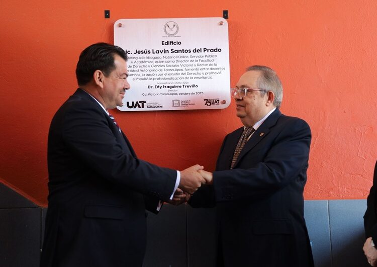 Honra FDCSV legado del Mtro. Jesús Lavín Santos del Prado al dar su nombre al edificio de Derecho