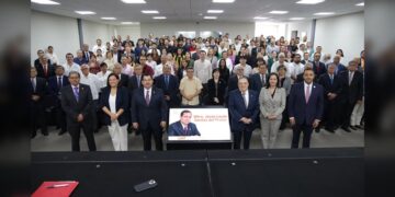 Honra FDCSV legado del Mtro. Jesús Lavín Santos del Prado al dar su nombre al edificio de Derecho