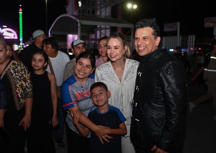 Inauguran Lalo y Lucy stand de Victoria en la ‘Feria Tamaulipas 2025’