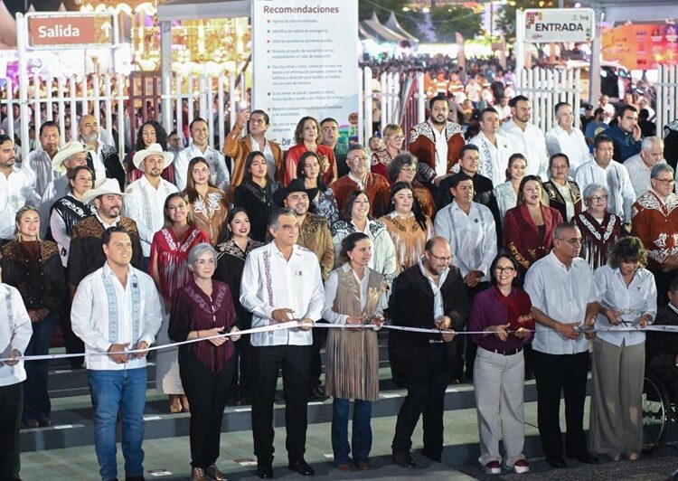 Inauguran Lalo y Lucy stand de Victoria en la ‘Feria Tamaulipas 2025’