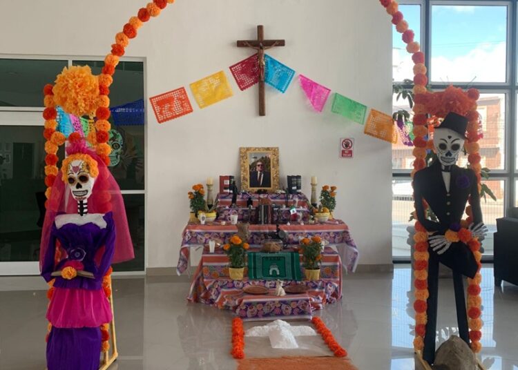 Invitan a visitar altares de muertos en bibliotecas públicas de NLD