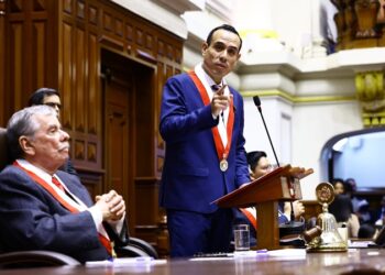 José Jerí, líder del Congreso, se convierte en presidente interino de Perú