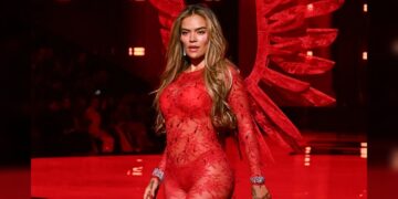 Karol G, el ángel latino, se roba el ‘Fashion Show’