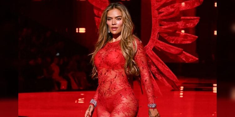 Karol G, el ángel latino, se roba el ‘Fashion Show’