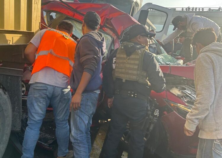 Exceso de velocidad e imprudencia, causan accidente en la Siglo XXI