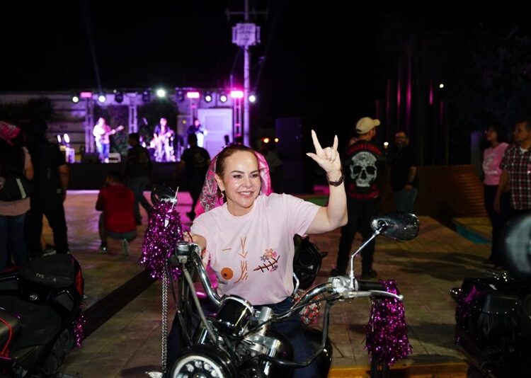 ¡NLD se viste de rosa en apoyo a la lucha contra el Cáncer de Mama!