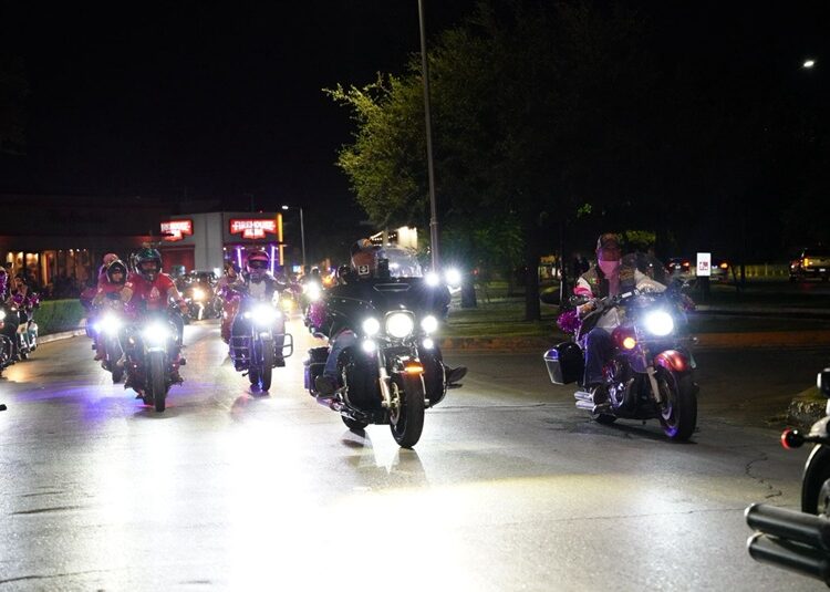 ¡NLD se viste de rosa en apoyo a la lucha contra el Cáncer de Mama!