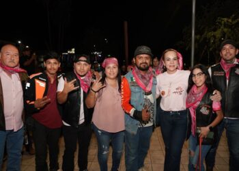 ¡NLD se viste de rosa en apoyo a la lucha contra el Cáncer de Mama!