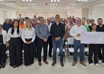 Recibe SET donación de 100 electrocardiogramas para trabajadores educativos