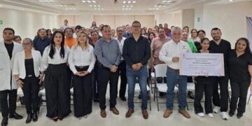 Recibe SET donación de 100 electrocardiogramas para trabajadores educativos