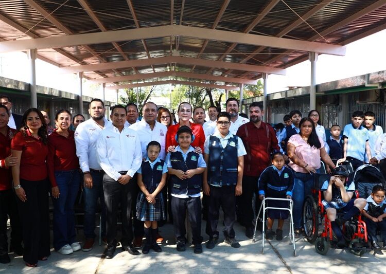 Refrenda Carmen Lilia compromiso con la educación