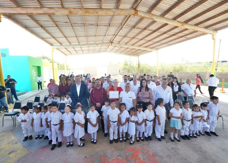 Refrenda Carmen Lilia compromiso con la educación