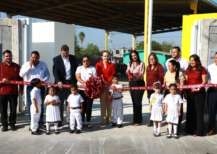 Refrenda Carmen Lilia compromiso con la educación