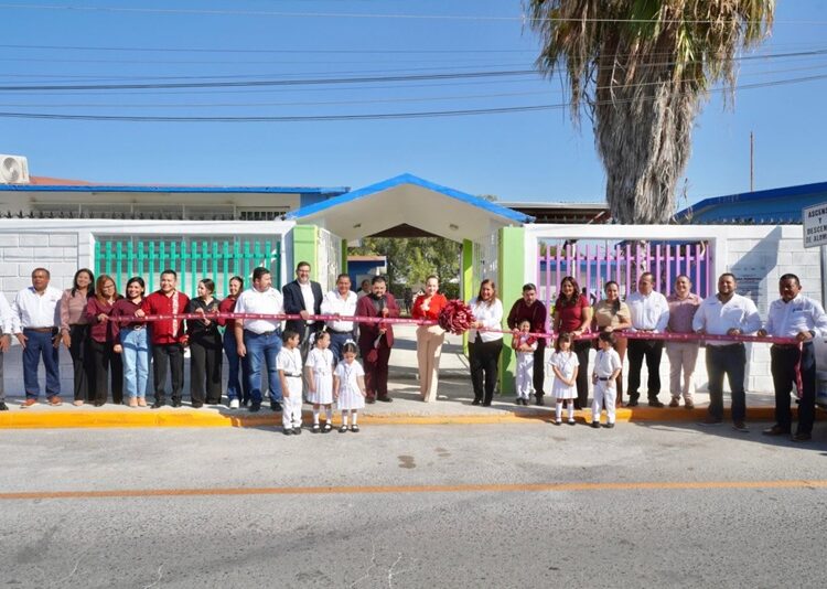 Refrenda Carmen Lilia compromiso con la educación