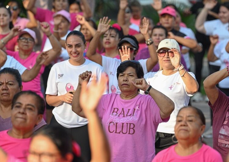 Un éxito ‘Zumbaton’ rosa en Victoria