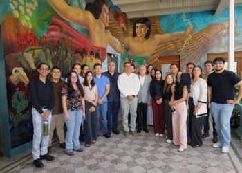 Visitan Alumnos de la Universidad La Salle Victoria la presidencia