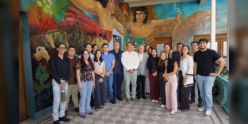 Visitan Alumnos de la Universidad La Salle Victoria la presidencia