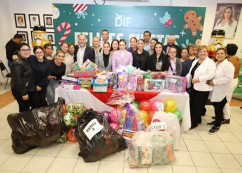 Arrancan Lucy y Lalo “Ayudemos a Santa 2025”