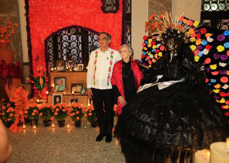 Premian Américo y María concurso estatal de catrinas y catrines