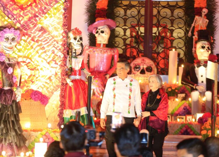 Premian Américo y María concurso estatal de catrinas y catrines