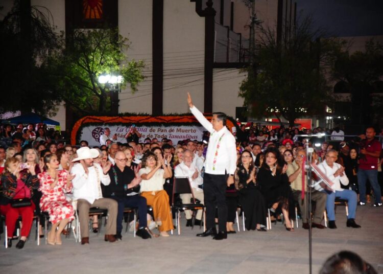 Premian Américo y María concurso estatal de catrinas y catrines