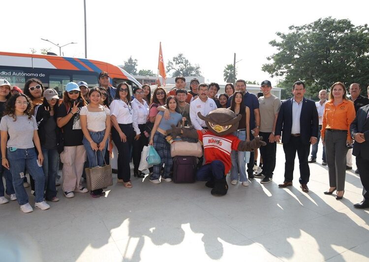 Agradecen búhos de la FDCSV apoyo del Rector Dámaso Anaya