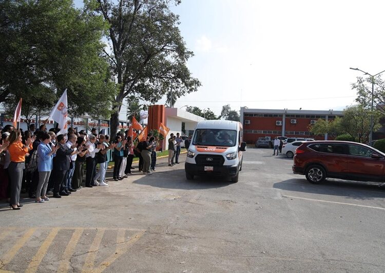 Agradecen búhos de la FDCSV apoyo del Rector Dámaso Anaya