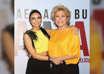 Aislinn Derbez rompe el silencio sobre la muerte de su madre Gabriela Michel