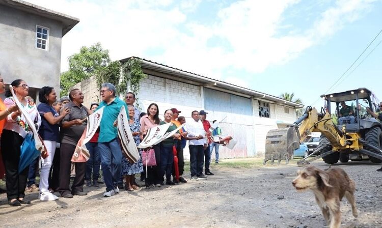 Arranca Armando Martínez más obras de pavimentación
