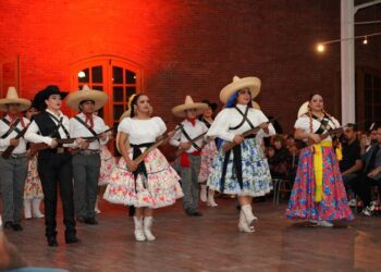 Arte, moda y tradición se unen en “Voces de 1910” en NLD