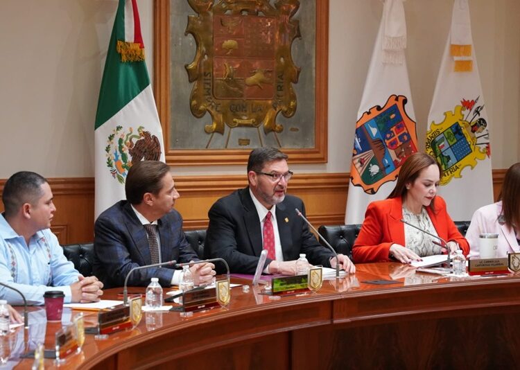 Cabildo de NLD aprueba a Ernesto Ferrara Theriot como nuevo secretario del Ayuntamiento