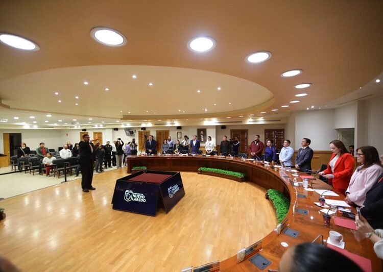 Cabildo de NLD aprueba a Ernesto Ferrara Theriot como nuevo secretario del Ayuntamiento