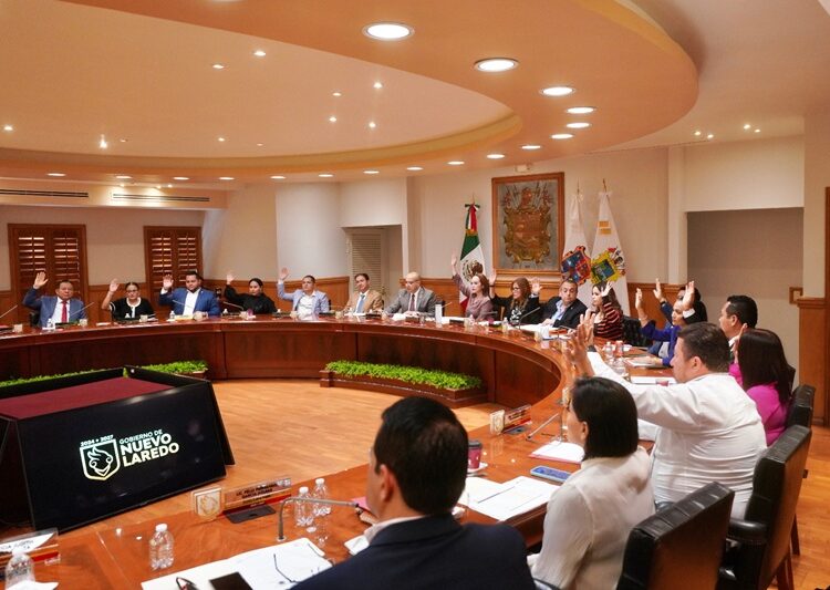 Cabildo refrenda apoyo a las familias neolaredenses con descuentos en recargos del predial