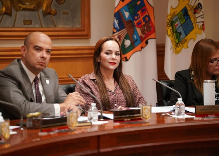 Cabildo refrenda apoyo a las familias neolaredenses con descuentos en recargos del predial