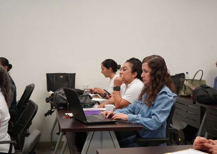 Capacita CRETAM a docentes para formar nuevos líderes educativos