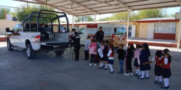Capacita SSPT a menores de edad sobre riesgos del ciberbullying y el acoso escolar
