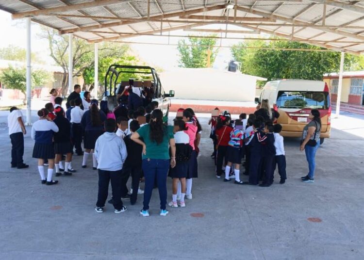 Capacita SSPT a menores de edad sobre riesgos del ciberbullying y el acoso escolar